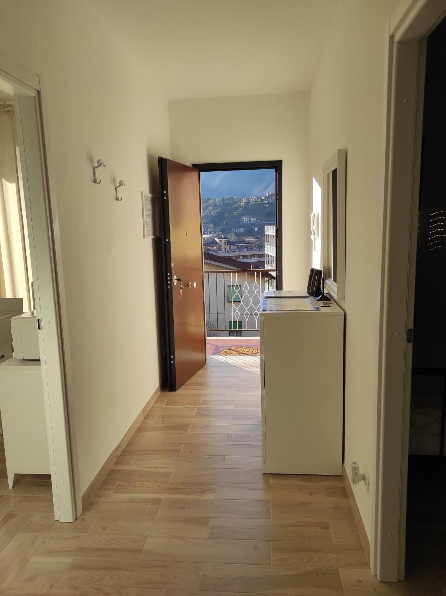 Residenza Gattoni Apartment Оменя Екстериор снимка